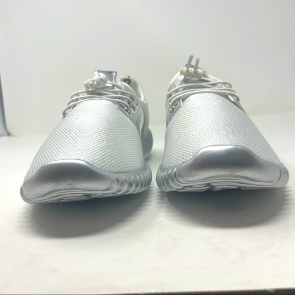 Astra 2.0 Cloud Comfort Sneakers – White & Silver, Women’s 9 / Men’s 7 - Picture 6 of 13